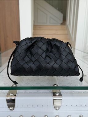 Bottega Veneta 🖤 Mini Intrecciato Black Leather Crossbody Pouch Clutch